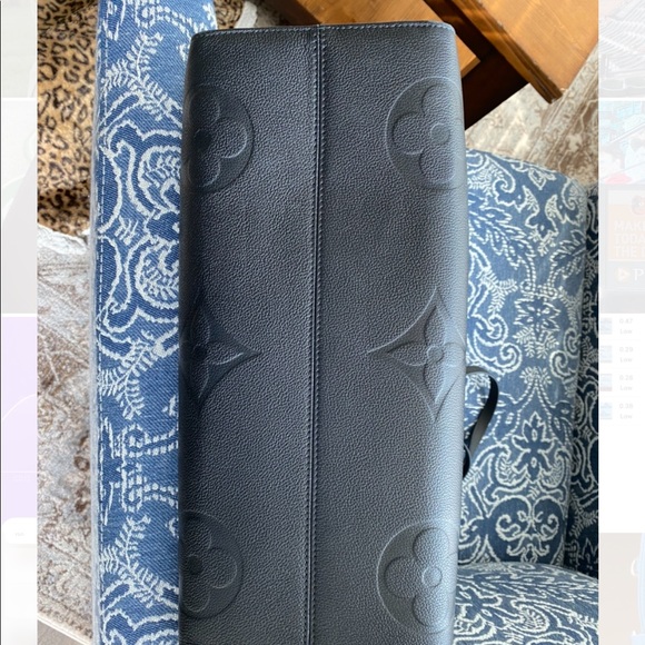 Louis Vuitton On-The-Go Empreinte Leather - Picture 5 of 9